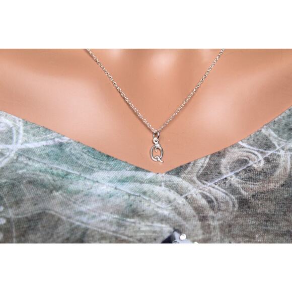 Sterling Silver Cursive Q Initial Necklace, Q Letter Necklace - Picture 1 of 2
